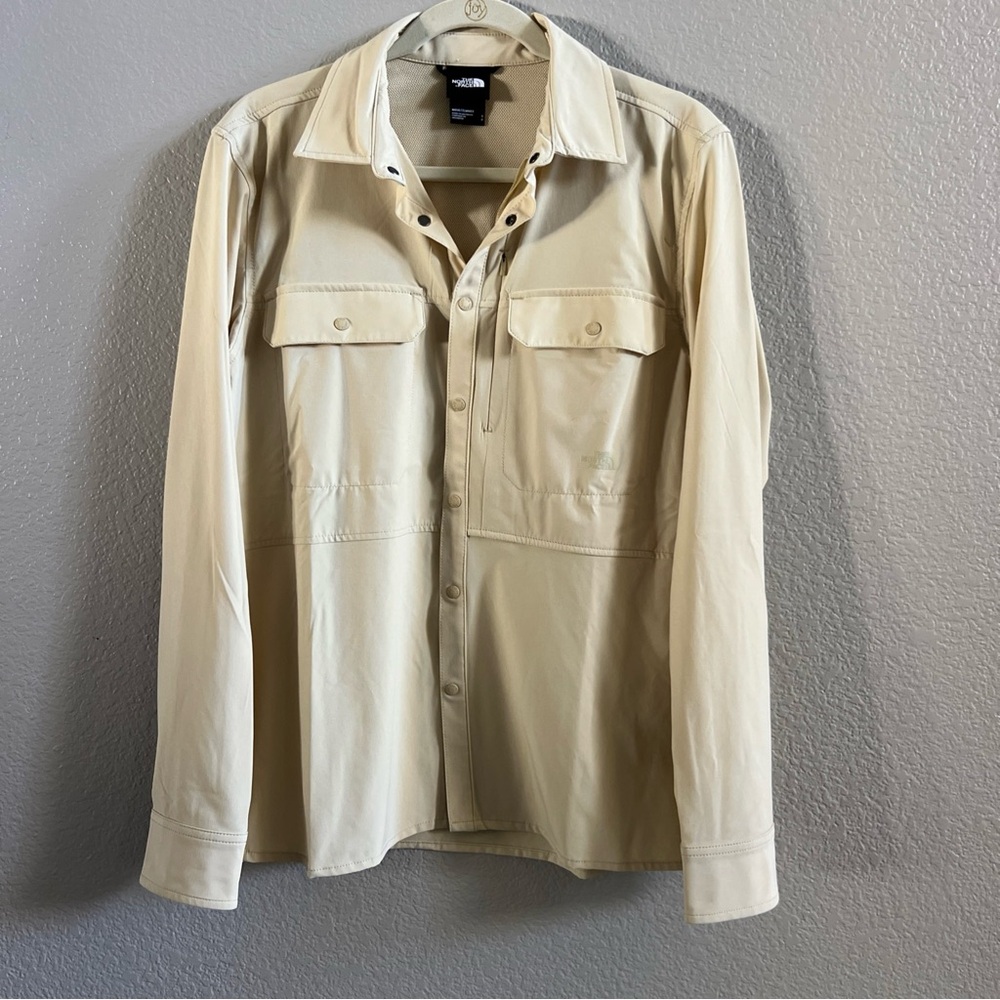 The North Face Men's Cream Long Sleeve Sun Shirt Size S